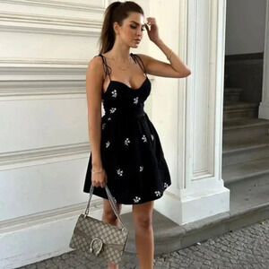 Zara  V-Neck Embroidered Floral Poplin Dress Black White NWT Size Medium